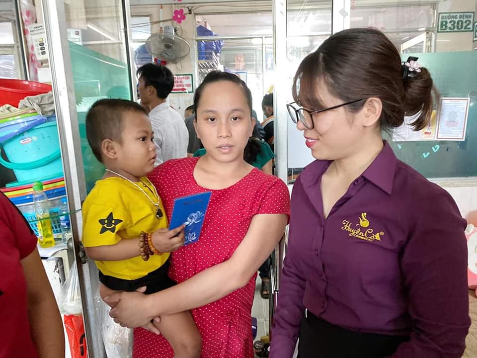 công ty mỹ phẩm Huyền Cò